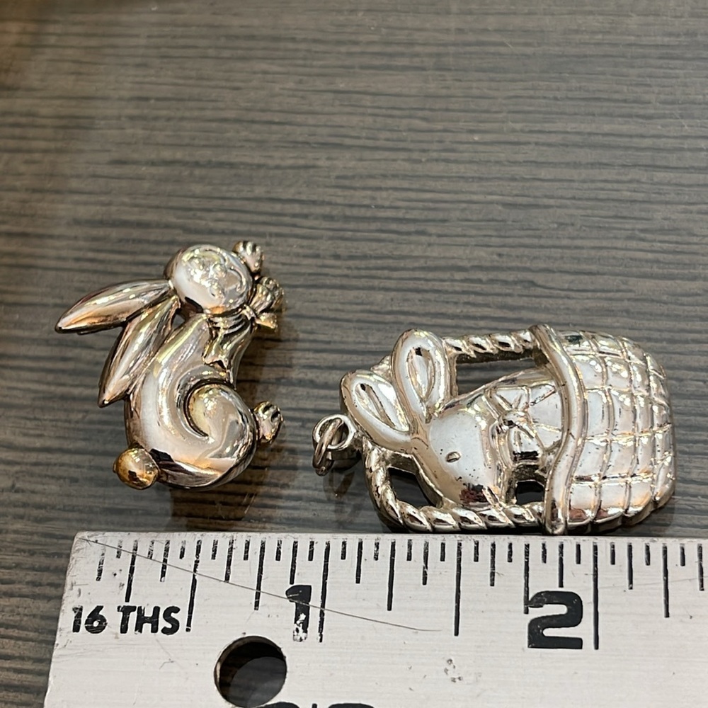 Vintage Round Wire Necklace with Rabbit - Easter Charms - Pendants, Silver-tone - Picture 6 of 13